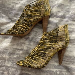 NEW Vince Camuto sandals 8.5